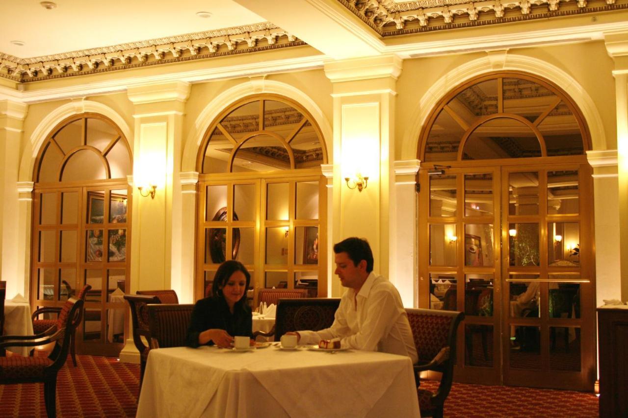 Safi Royal Luxury Valle San Pedro Garza Garcia Exterior foto The lobby lounge